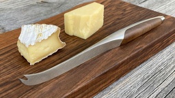 Sknife - Käsemesser mit Walnuss-Brett